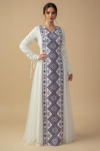 جلابية طويلة أبيض بتطريز تراثي