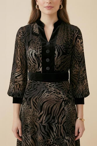 فستان ماكسي مخمل بطبعة جلد النمر