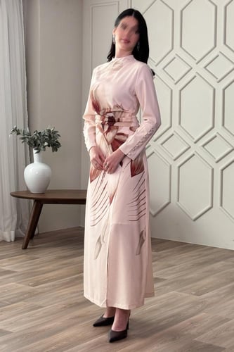 فستان درابية بطبعة أزهار بفتحة من الأمام