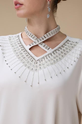 جلابية طويلة بيج بتطريز انيق