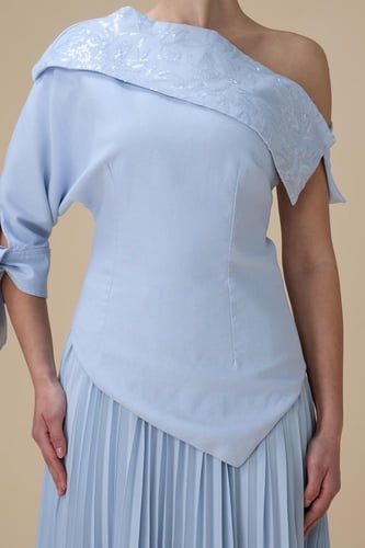 فستان طويل ازرق بيليسه بكتف واحد