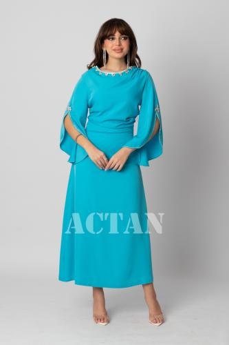 فستان درابية مزين بكريستال لون ازرق