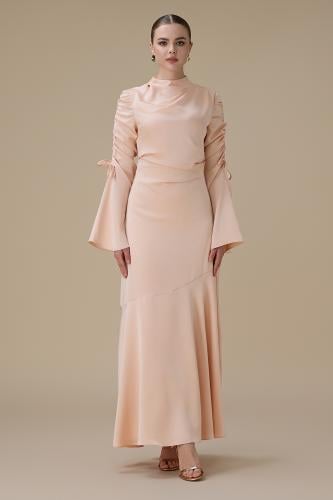 فستان طويل مشمشي ساتان