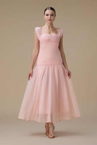 فستان وردي ميدي بشيفون وكسرات