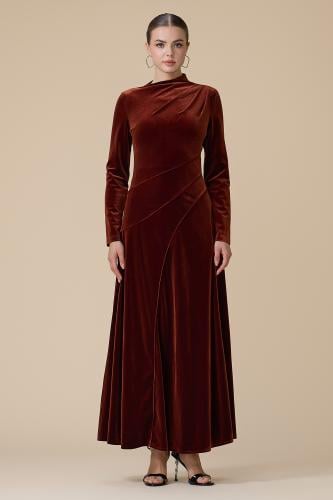 فستان كستنائي طويل مخمل