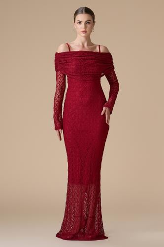 فستان أحمر طويل دانتيل