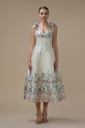 فستان ميدي مورد بقصة كورسيه