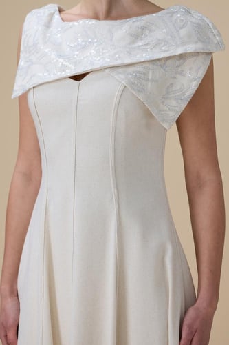 فستان ميدي بيج بتفاصيل علوية مطرزة