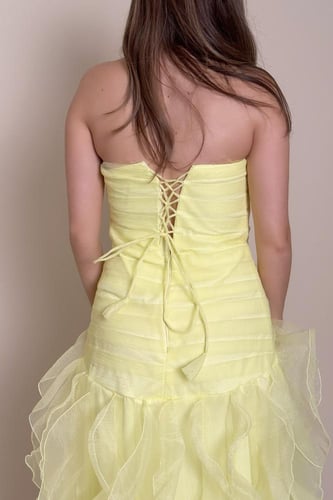 فستان طويل أصفر توب بطبقات