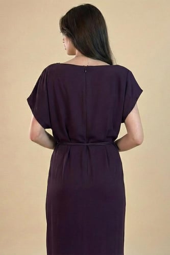 فستان ماكسي بكتف مزين بورد لون بنفسجي