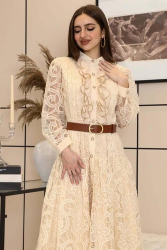 فستان ميدي دانتيل بكشكش