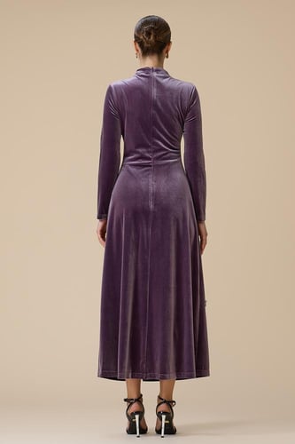 فستان موف ماكسي مخملي بأحجار كريستالية