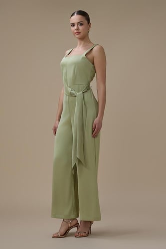 جمبسوت من قطعتين اخضر بتصميم كاب مطرز