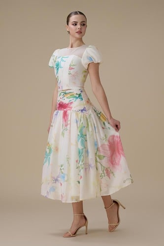 طقم تنورة ميدي مورد بأكمام قصيرة