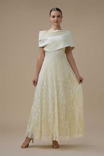 فستان طويل بلون سكري دانتيل