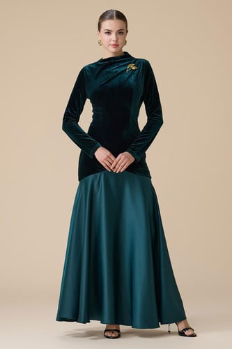 فستان اخضر طويل مخمل