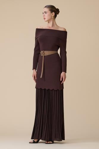 فستان بني طويل أوف شولدر بحزام