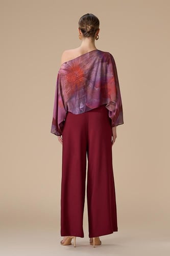 جمبسوت عنابي مع طبقة شيفون مطبوعة