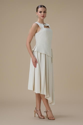 فستان ميدي سكري بقصّة غير متماثلة