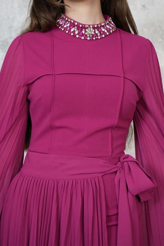 فستان ميدي بقطعتين بقصة مستقيمة مزين بالكريستال لو...