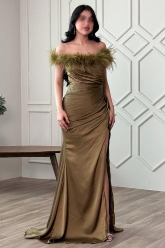 فستان ساتان مزين بريش لون اخضر فاتح