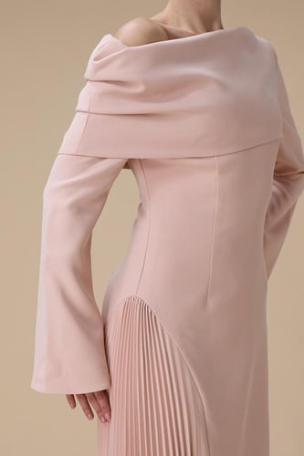 فستان طويل وردي اوف شولدر