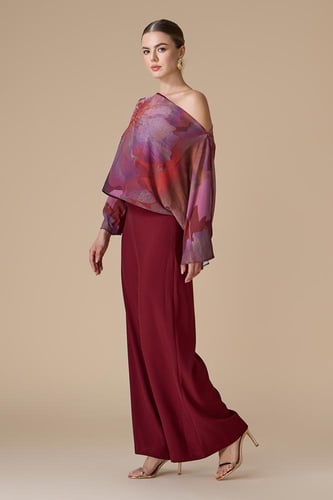 جمبسوت عنابي مع طبقة شيفون مطبوعة