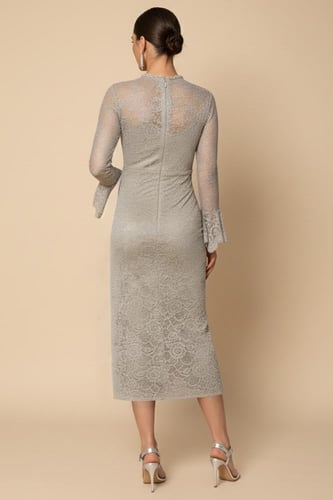 فستان ميدي دانتيل رمادي بقصة درابيه