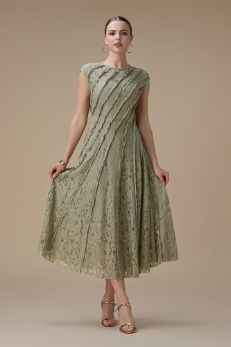 فستان ميدي اخضر دانتيل بتفاصيل طيات