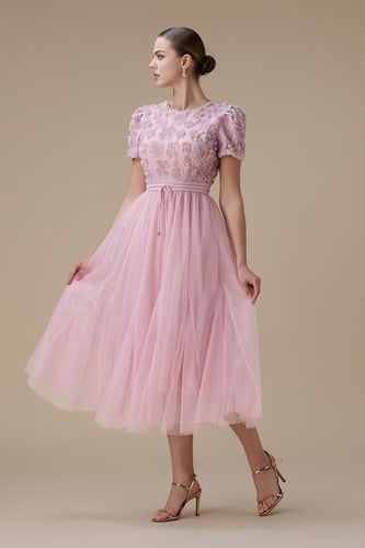 فستان ميدي وردي بتطريز ورد