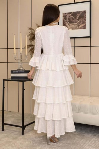 فستان ماكسي أنيق بطبقات لون سكري