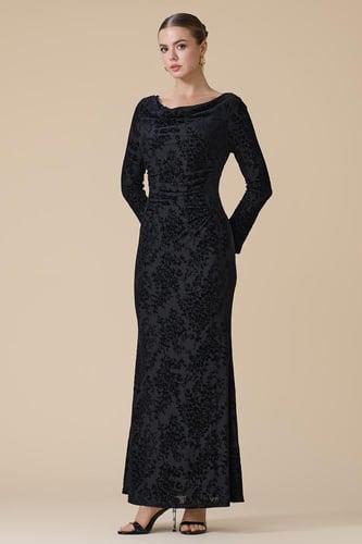 فستان اسود مخمل طويل مشجر