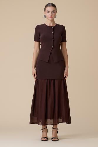 طقم بني بأزارير ميتاليك