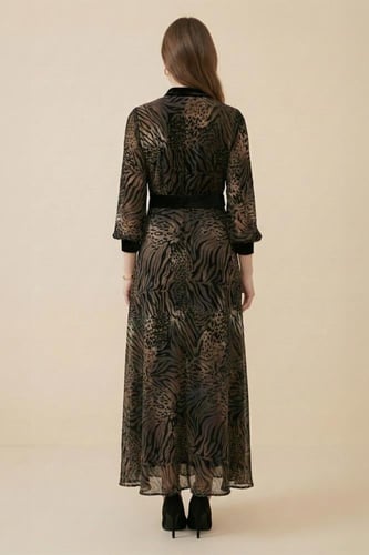 فستان ماكسي مخمل بطبعة جلد النمر