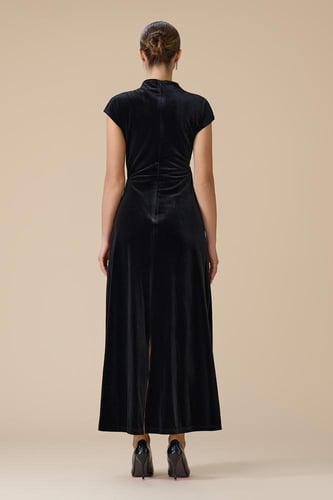 فستان اسود ماكسي مخمل