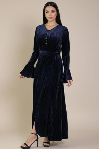 فستان مخملي بفتحة من الأمام لون كحلي