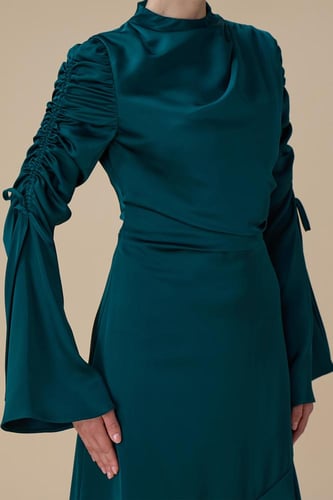 فستان طويل اخضر ساتان