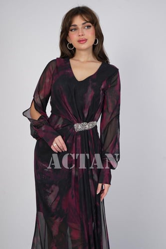 فستان ماكسي بطرف جانبي لون عنابي