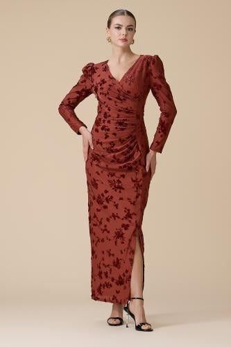 فستان برتقالي طويل مخمل