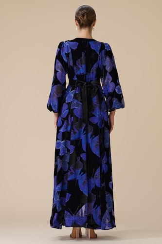 فستان بنفسجي طويل مخمل