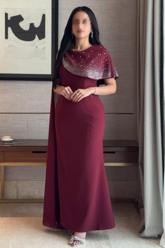 فستان عنابي سهرة ماكسي بياقة مزينة بالفصوص