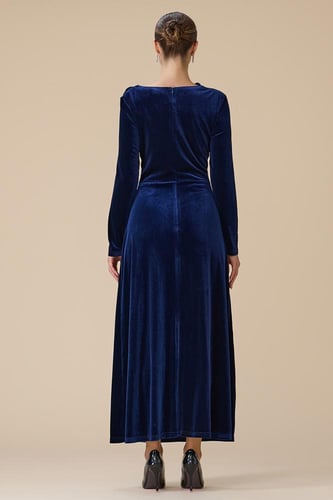 فستان كحلي طويل مخمل بتطريز