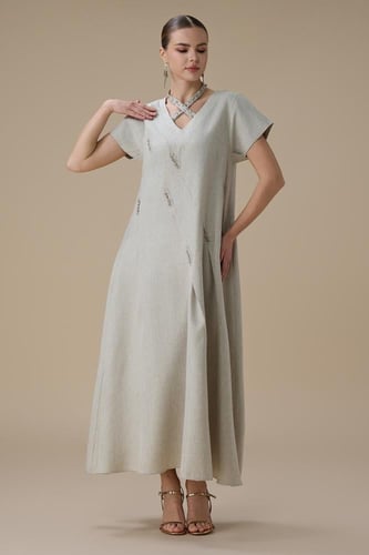 جلابية طويلة بيج بياقة v متقاطعة