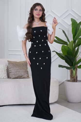 فستان طويل كلاسيك بقصة ضيقة مزين بالكريستال لون اب...