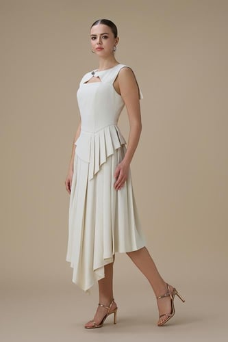 فستان ميدي سكري بقصّة غير متماثلة