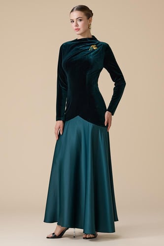 فستان اخضر طويل مخمل