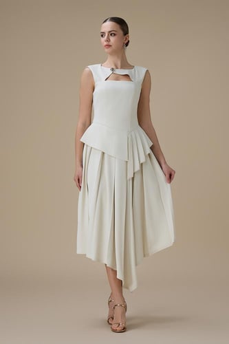 فستان ميدي سكري بقصّة غير متماثلة