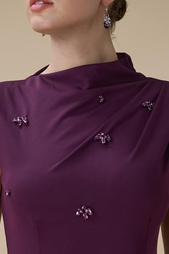 فستان بنفسجي طويل ساتان بكريستالات