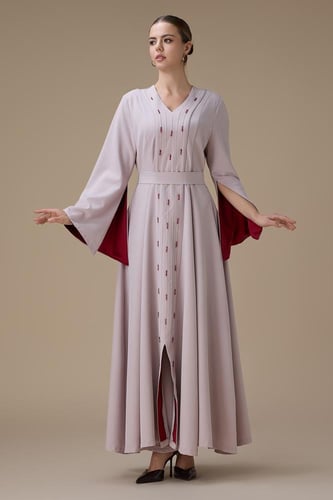 جلابية طويل وردي فاتح مع تطريز ناعم