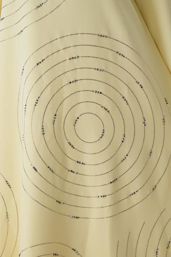 جلابية طويلة ماكسي صفراء بتصميم واسع أنيق